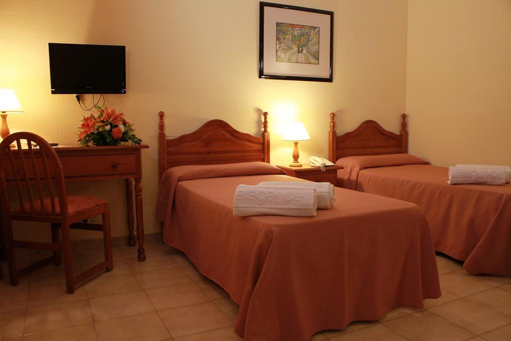 Apartamentos Resitur Seville Ngoại thất bức ảnh