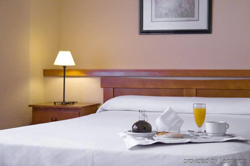 Apartamentos Resitur Seville Phòng bức ảnh