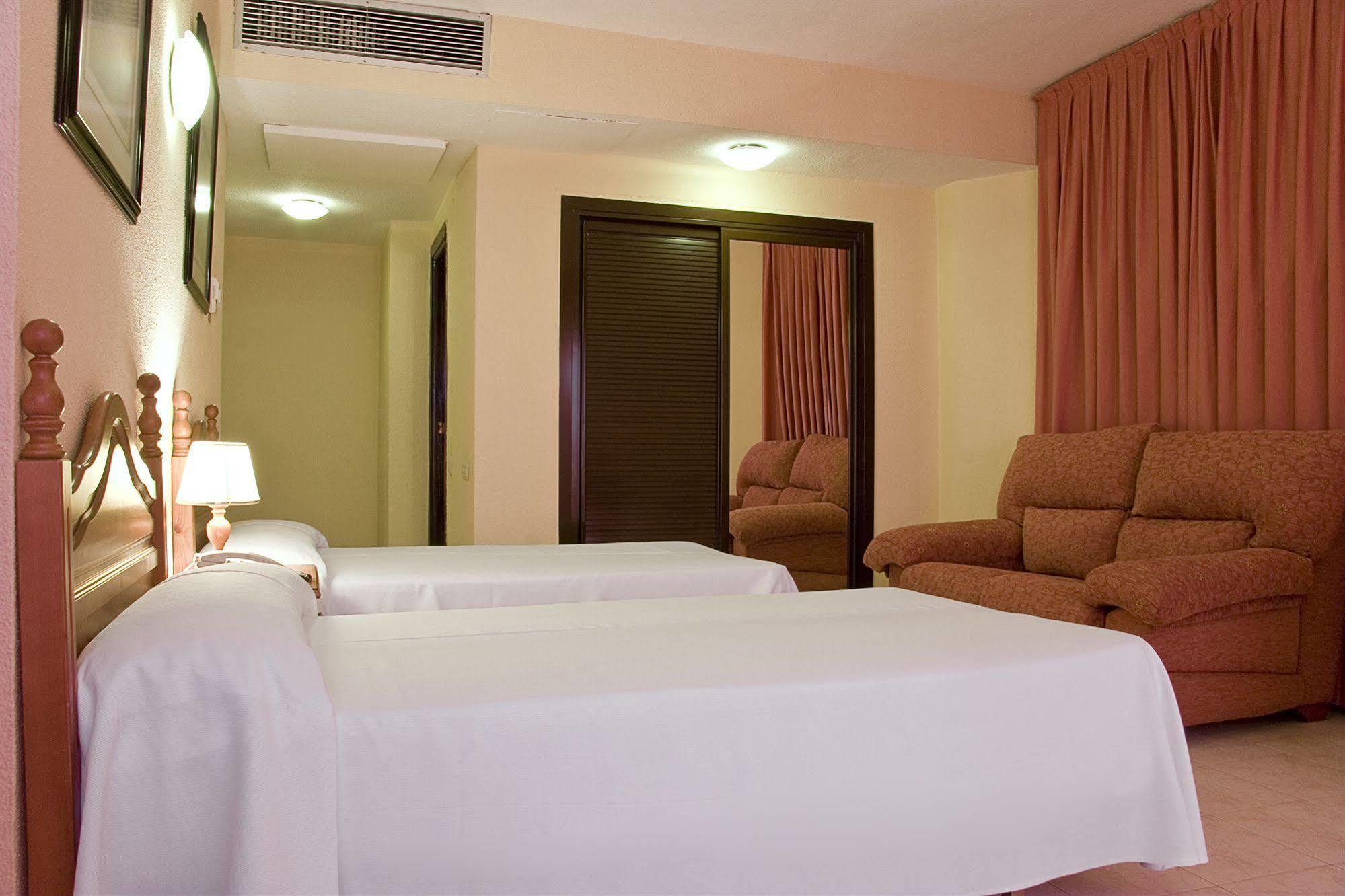 Apartamentos Resitur Seville Ngoại thất bức ảnh
